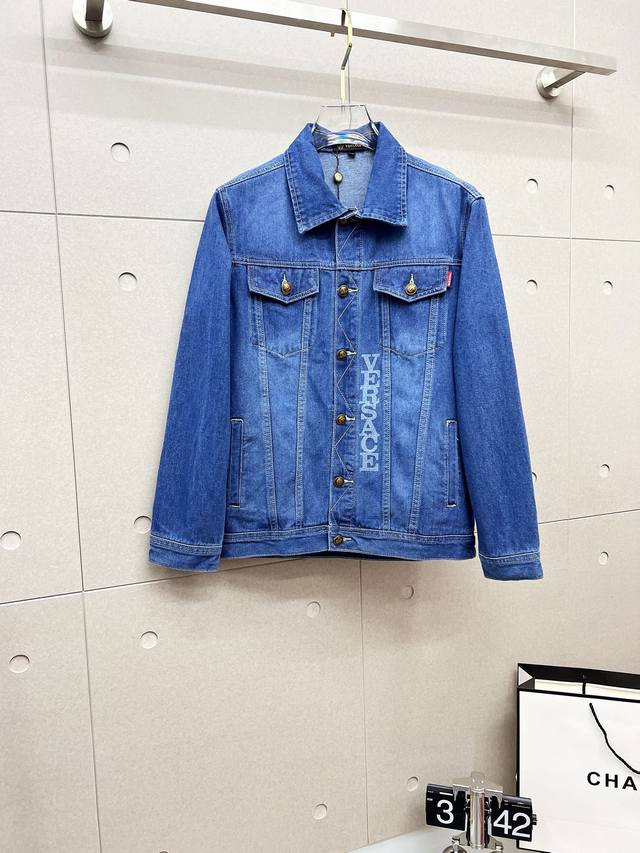 Fans' top-of-the-line edition! 2025 new washed lettered denim jacket. A no-brain