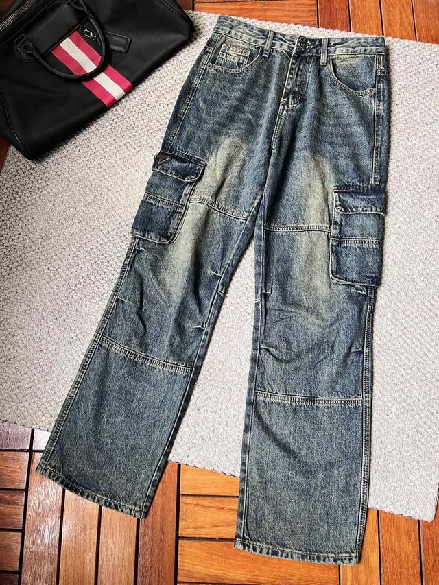 Pula's 2025 new men's jeans feature stretchy fabric. Exclusively available on o