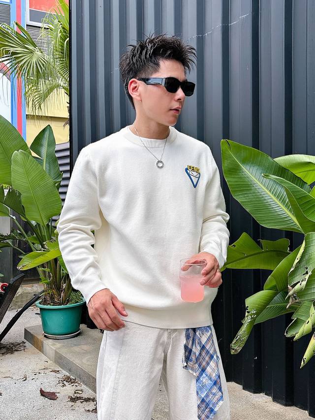 Changed price. Fendi's 2025 Fall/Winter new arrivals are available at the counte