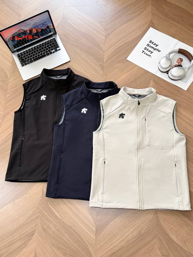 9971# Descente softshell fleece vest! DDD's integrated quilted fabric is just th