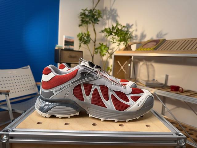 The highest version of Salomon Xt-Whisper Wh101 comfortable and versatile low-to
