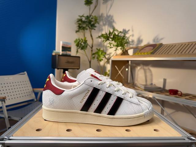 Top layer leather Adidas Originals Superstar shell toe Size: 36 36.5 37.5 38 38.