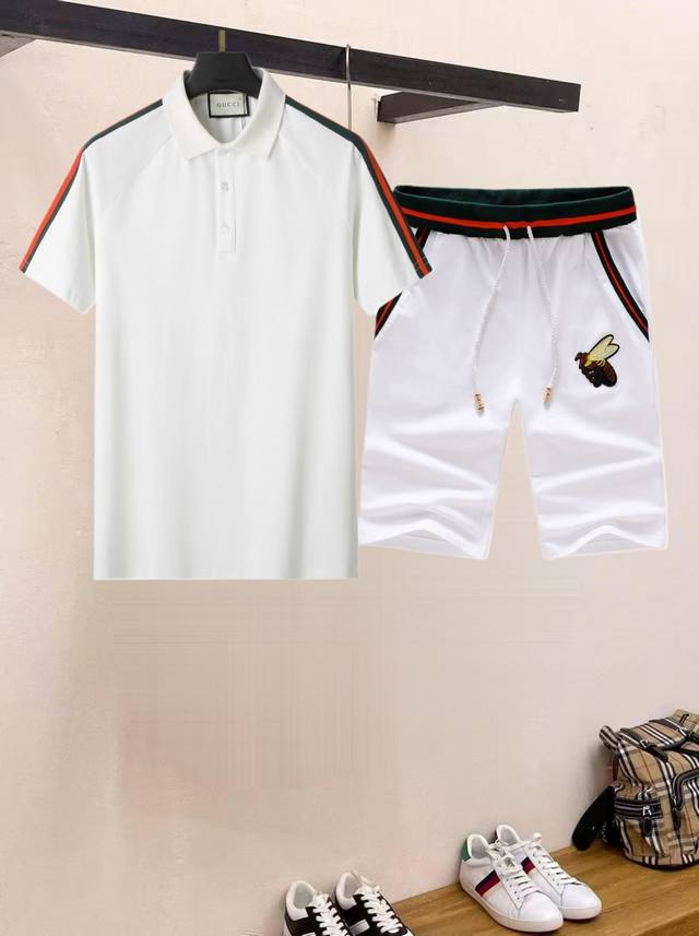Qq Brand round neck short-sleeved shorts suit. Made of pure cotton fabric, it wo