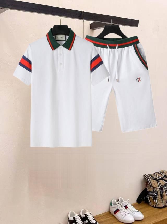Qq Brand round neck short-sleeved shorts suit. Made of pure cotton fabric, it wo