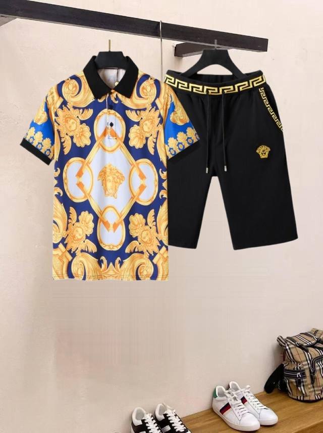 Qq Brand round neck short-sleeved shorts suit. Made of pure cotton fabric, it wo