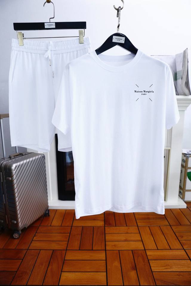 Mos Martin Margiela. Ss summer men's round-neck short-sleeved suit. Casual class