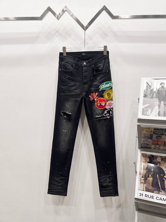 Style number: C072 Amiri & Ami's new jeans embroidered with logo, washed and ri