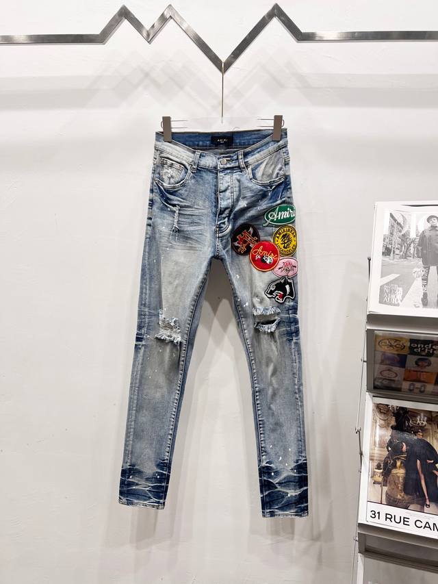 Style number: C081 Amiri & Ami's new jeans embroidered with logo, washed and ri