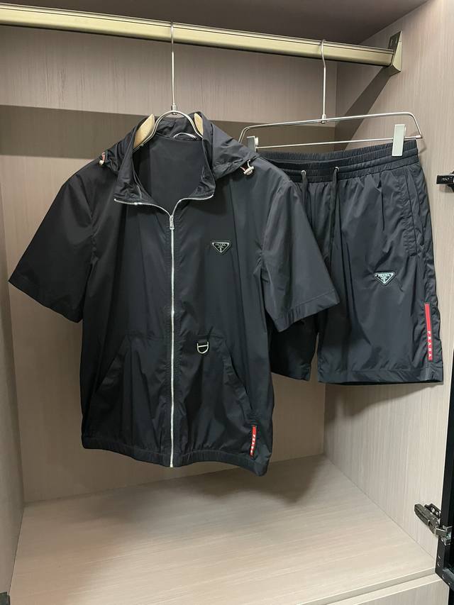 Mo Prad 4S's new spring/summer suit is stylish and casual, featuring the brand's