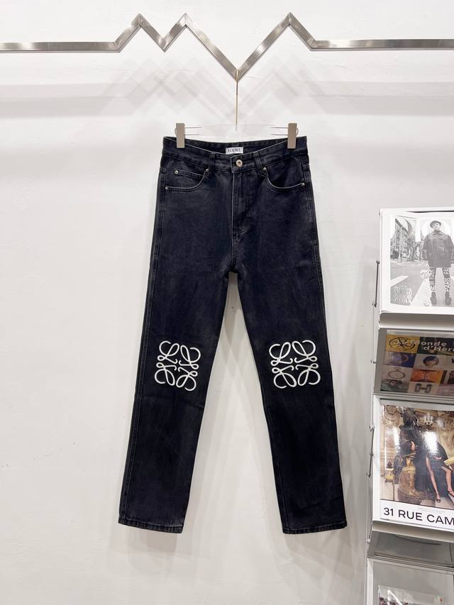 Style No.: K1450 Loewe's 2025 new pair of loose-fitting jeans with a logo patte