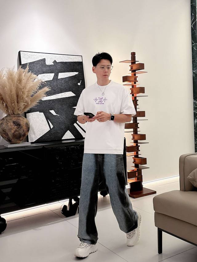 Qian Lv 2025 new summer short-sleeved T-shirt, distinctive embroidery craftsmans