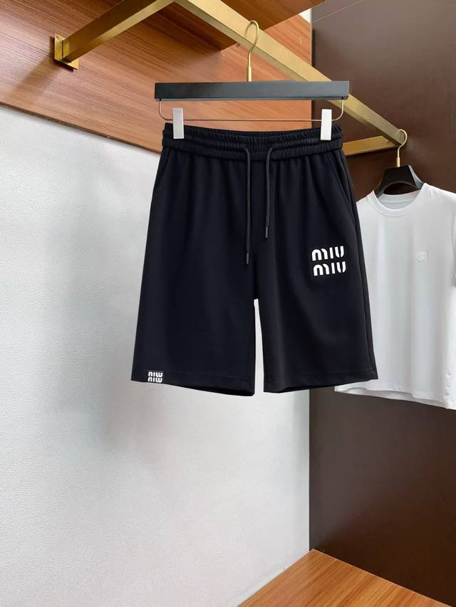 Miumiu Miu Miu Summer Logo Knitted Sports Shorts feature an Os-style cut, creati