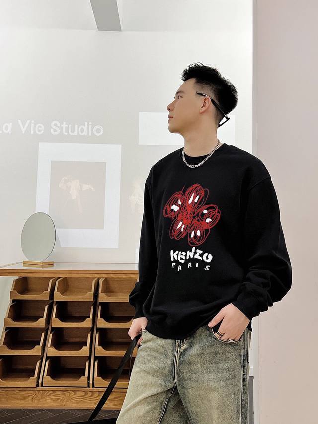 Kenzo official website's new letter print. The double-layer heavy-duty letter pa