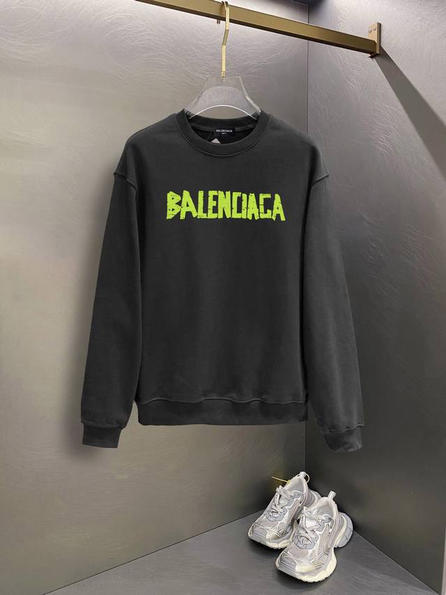 Balenciaga's official website offers new letter prints. The double-layer, heavy