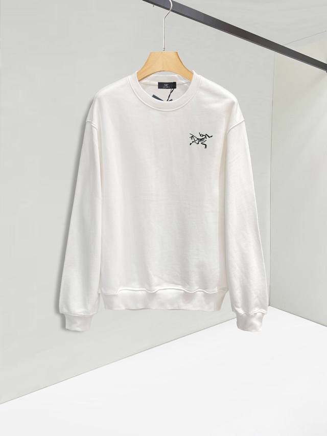 Arc'teryx official website's new letter print. The double-layered, heavy-duty l