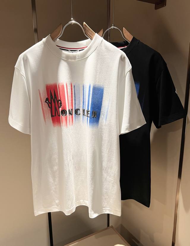 Moncler's latest 2025 Spring/Summer unisex trade-order short-sleeved T-shirt, in