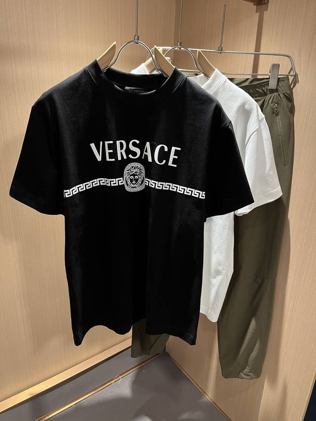 Vers*Ce Van*zhe 2025 Spring/Summer new original short-sleeved T-shirt, a recomme
