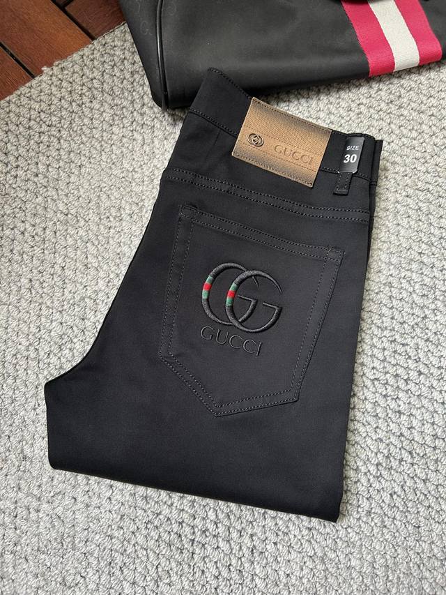 Gucci's latest men's jeans for Spring/Summer 2025! These custom-made, heavily wa