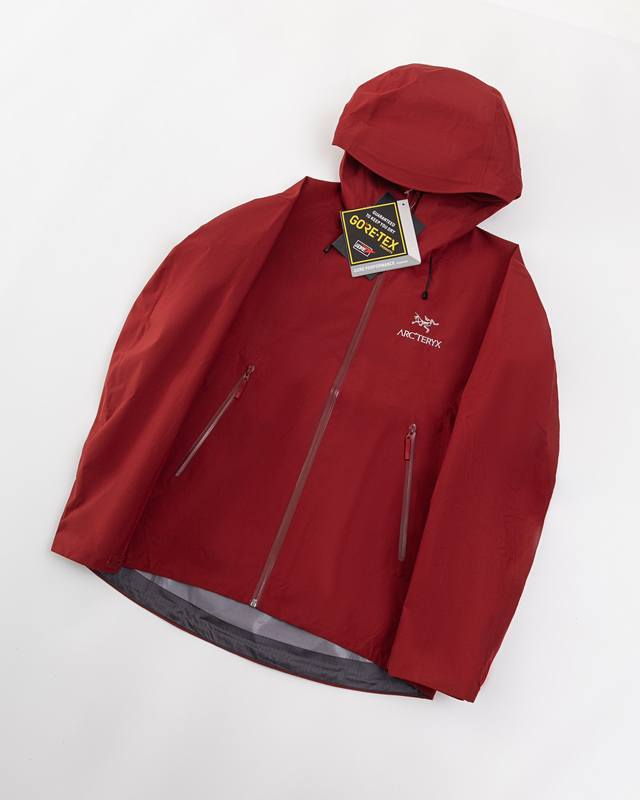 Top-of-the-line version, Bordeaux red and white, model number J88 Arc'Teryx Beta