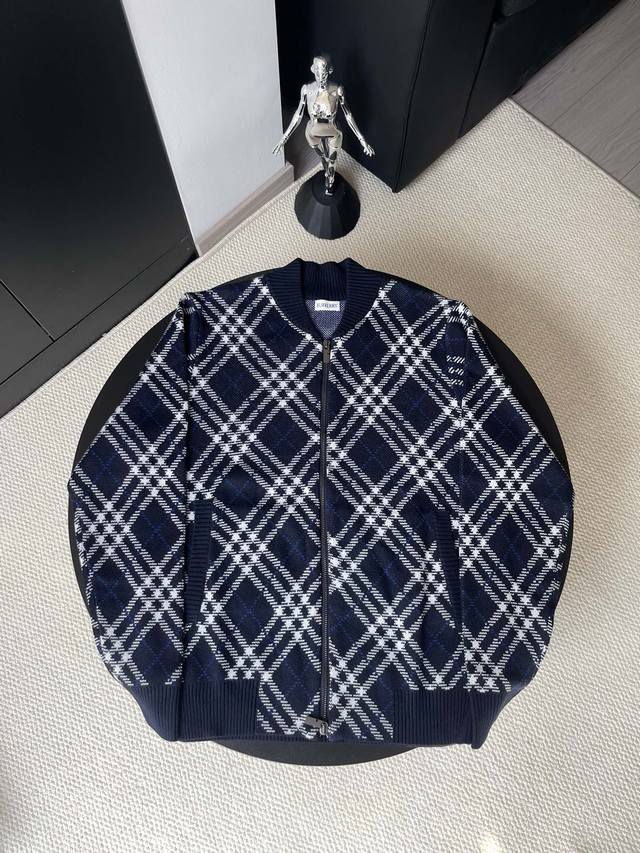 Burberry 25Fw Check Wool Zip-Up Bomber JacketThe main body is made of a lightwei