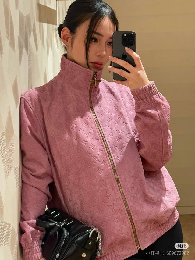 For DDD, this Louis Vuitton LV runway-inspired baseball jacket and flight jacke