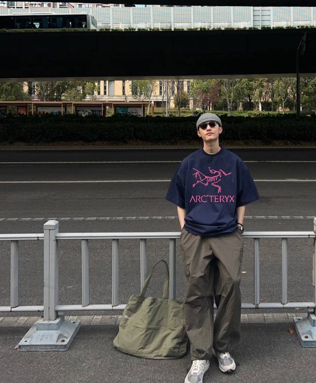 Arcteryx Classic Arc'teryx Logo Short Sleeve Fabric: 240g double yarn high-densi