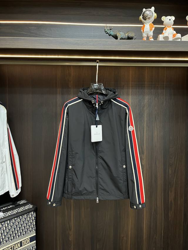 Featured: Moncler's new 2025Ss early fall release, the Moncler hooded jacket, a