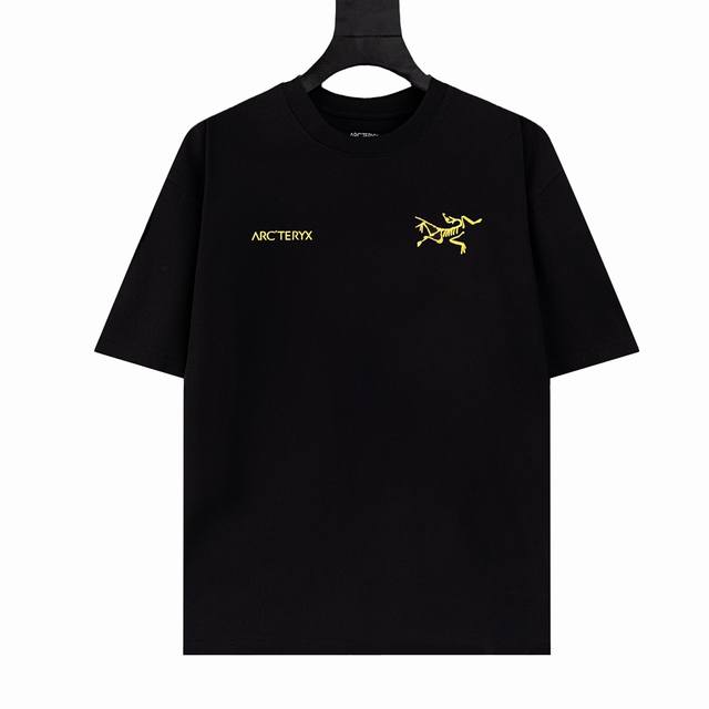 Arc'Teryx Arc24Ss short-sleeved T-shirt with gold printed logo on the chest Fabr