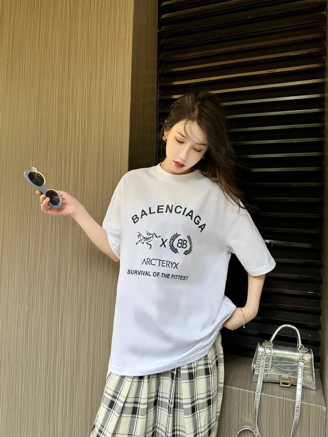 Balenciaga Paris Balenciaga Arc'teryx 23Ss new chest letter logo co-branded roun