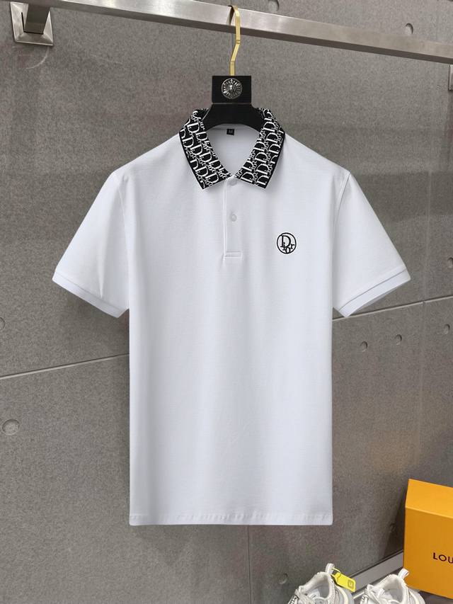 Dior high-end products are a must-have item for business white-collar workers! C