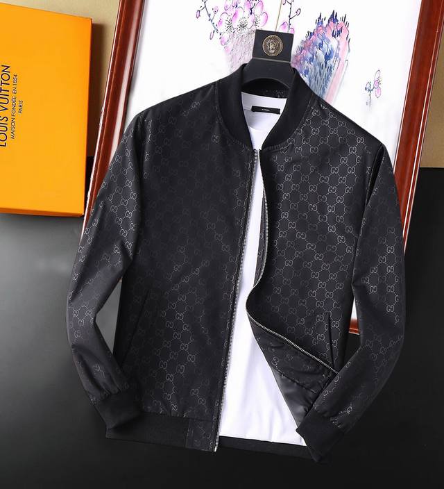 Gucci's new spring 2025 hit, casual and fashionable jacket. This ultra-avant-gar