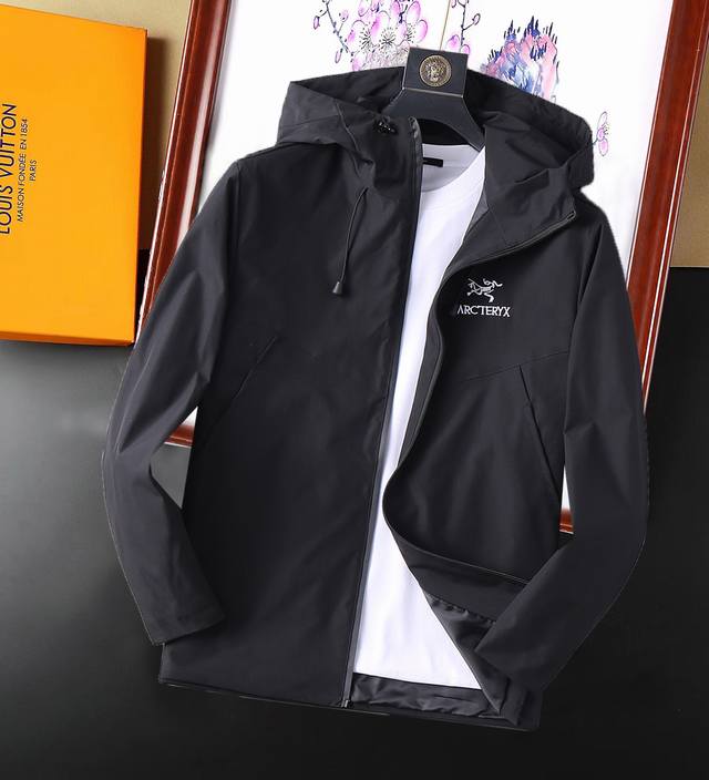 Arc'teryx's 2025 Spring hit, new casual and fashionable jacket. This ultra-avan