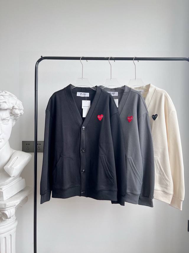 Cdg Kawakubo Rei Play counter same style heart embroidered V-neck knitted cardig