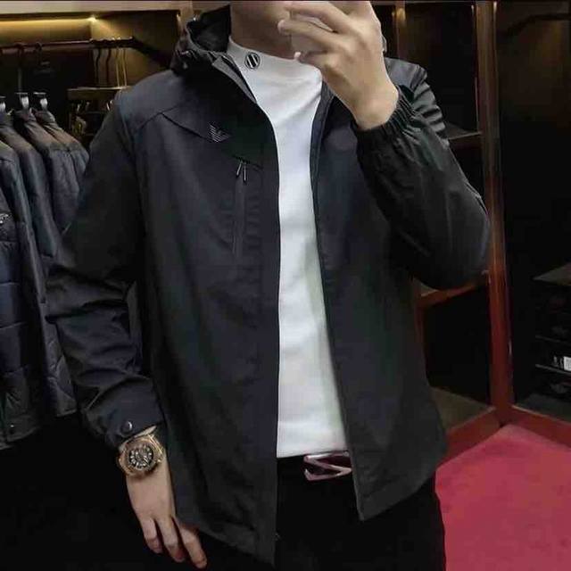 Armani's latest men's casual jacket for spring and autumn 2025! High-end quality