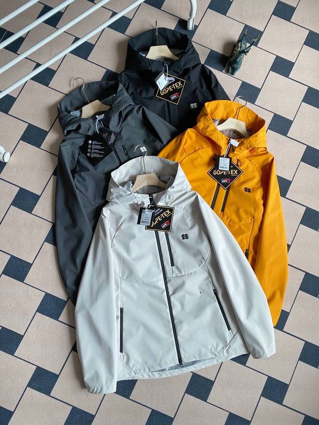 Kolon Sport's 25th anniversary seasonal jacket, DDD, features E3D tailoring for