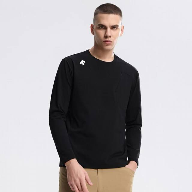 Descente Quick-Dry Men's Casual Athletic Crewneck Shirt This is a long-time favo