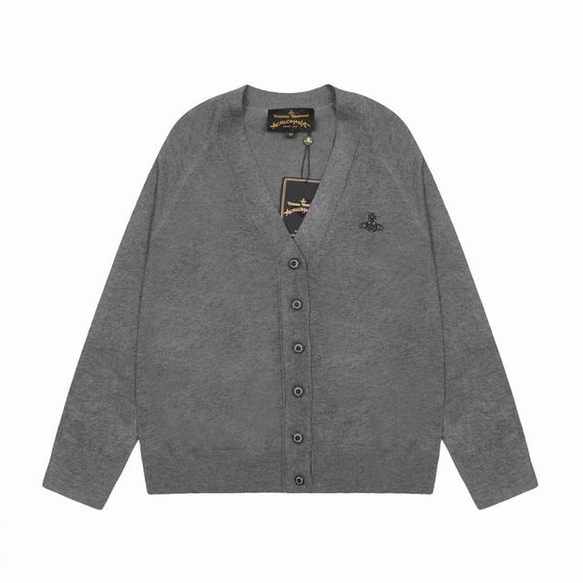 Vivi13# Autumn style for all seasons Vivienne West Woo D Queen Mother Vivian Sat