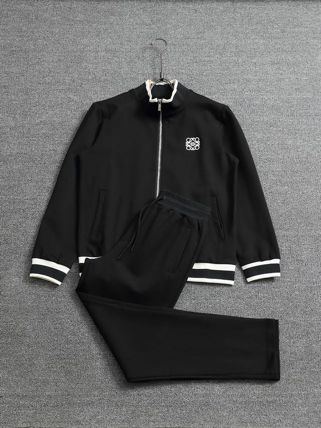 Loewe suit Craftsmanship: Embroidered Logo Color: Picture color Fabric: High-qua