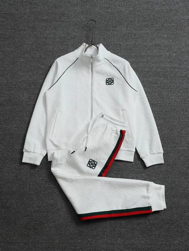 Loewe suit Craftsmanship: jacquard customization Color: picture color Fabric: hi