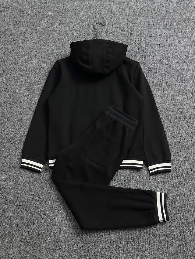 Gucci Hooded Suit Craftsmanship: Embroidered Logo Color: Picture Color Fabric: H