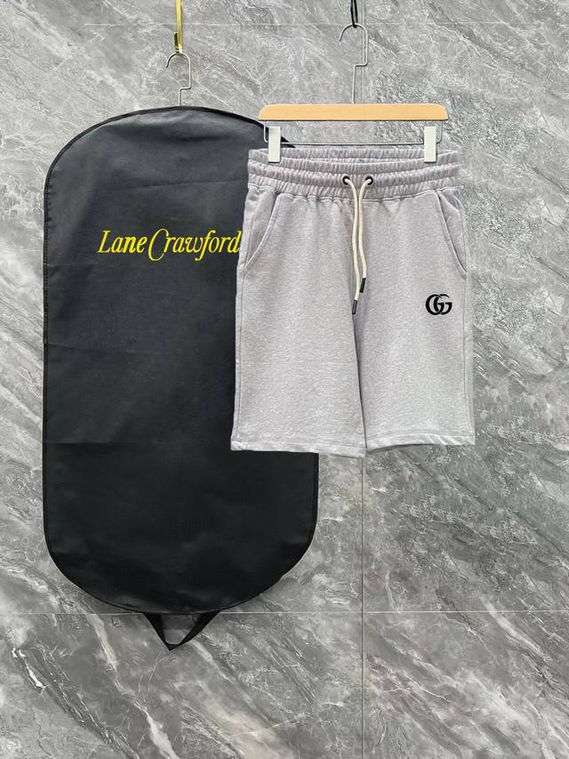 Gucci 25Ss Spring/Summer runway style slim fit shorts with exquisite logo. Domes