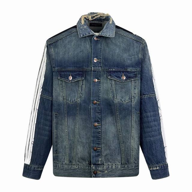 Exclusively available on Blcg 25Fw, this five-stripe distressed denim jacket fr