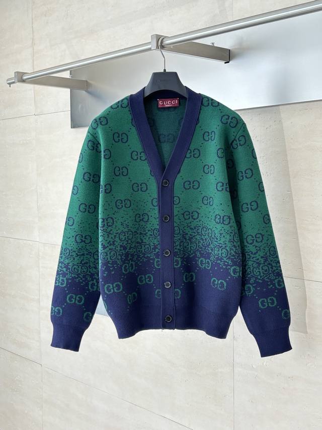 Gucc* Gucci Gradient Jacquard Australian Wool Blend Cardigan This cardigan is ma