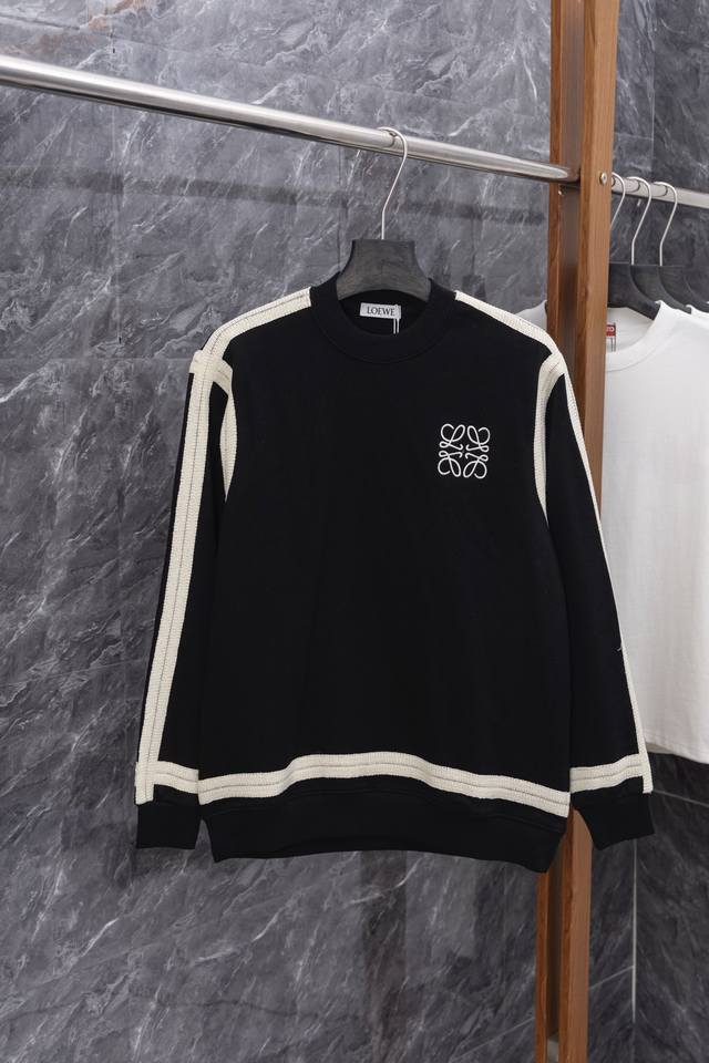 Style No. J029 Loewe's new woven small logo embroidered crewneck sweatshirt Mad