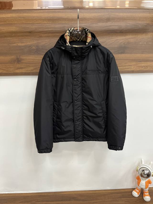 Featured: Burberry's latest early spring hooded casual cotton-padded jacket wit