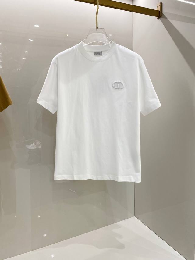 Dior's latest short-sleeved T-shirt for early spring 2025, made of custom-made f