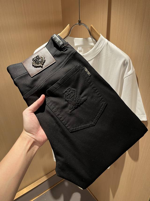 Loro Piana's new Spring/Summer 2025 men's fashion-inspired casual pants. Sold t
