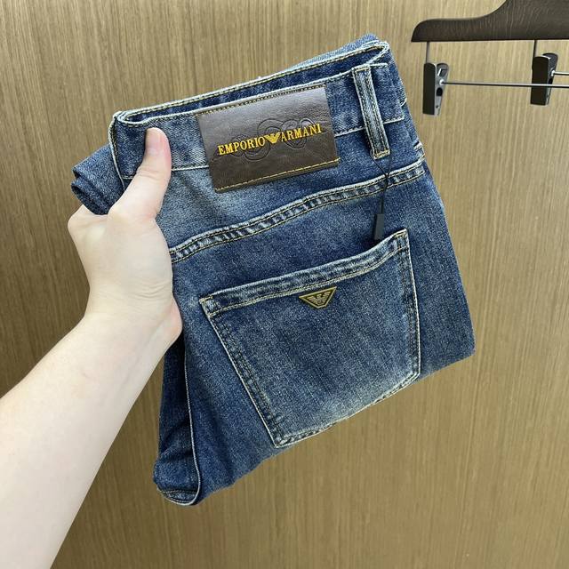 Autumn/Winter Aj Ss new men's slim straight jeans. Early fall styles. Super sof