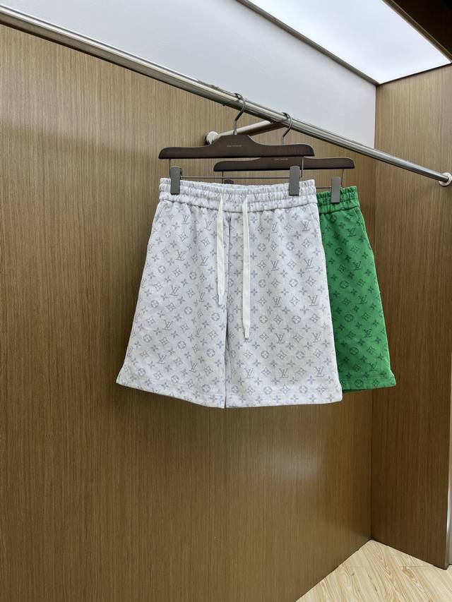 Lv The latest hot style for summer is here! Men's casual shorts are made of soft