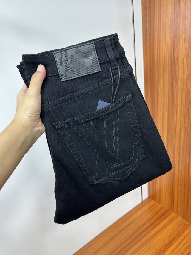 Lv 25 new casual jeans are made of carefully selected original fabrics, soft and